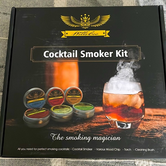 Cocktail Smoker Kit with 6 varieties of wood chips. - Picture 1 of 3